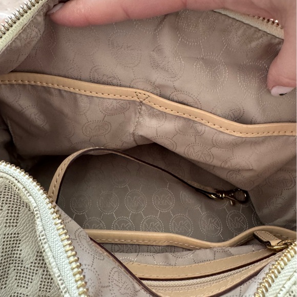 Michael Kors Grayson White/Cream Classic Monogram Speedy Satchel/Crossbody Purse - Picture 6 of 11